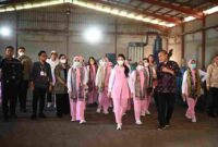 Selvi Gibran Rakabuming selaku Ketua Umum Dewan Kerajinan Nasional (Dekranas) sekaligus Pembina Solidaritas Perempuan untuk Indonesia Kabinet Merah Putih (Seruni KMP) melanjutkan kunjungan kerjanya dengan meninjau Pusat Daur Ulang (PDU) Kota Denpasar di Jalan Kebo Iwa No. 9X, Padangsambian Kaja, Jumat (7/11/2025).