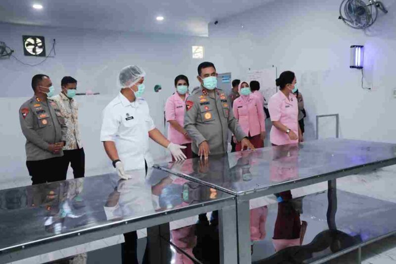 Kapolda Sumatera Utara Irjen Pol Whisnu Hermawan Februanto, S.I.K., M.H. meresmikan dua Satuan Pelayanan Pemenuhan Gizi (SPPG) Polres Serdang Bedagai di Sei Rampah dan Sei Bamban, Kamis (13/11/2025).