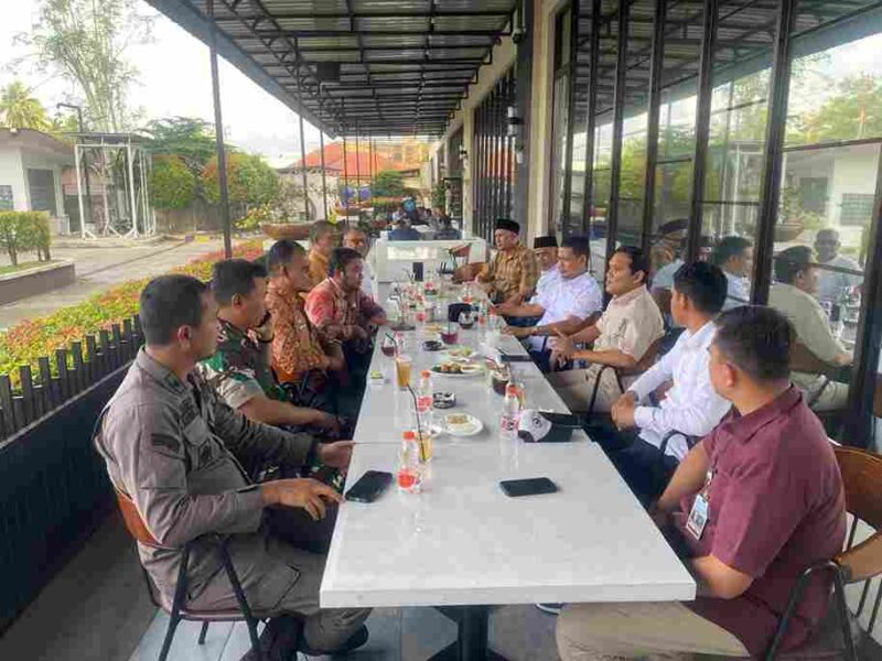 Wakil Gubernur Aceh, Fadhullah, S.E., saat melakukan kunjungan kerja ke Aceh Timur, Kamis (6/11/2025).