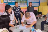 Mediasi antara warga yang belum menerima Bantuan Langsung Tunai Sementara Kesejahteraan Rakyat (BLTS Kesra) dengan Dinas Sosial Pemberdayaan Perempuan dan Perlindungan Anak (Dinsos P3A) Kota Pematangsiantar berlangsung di Kantor Lurah Asuhan, Jalan Sejahtera, Sabtu (22/11/2025) sekitar pukul 12.00 WIB.