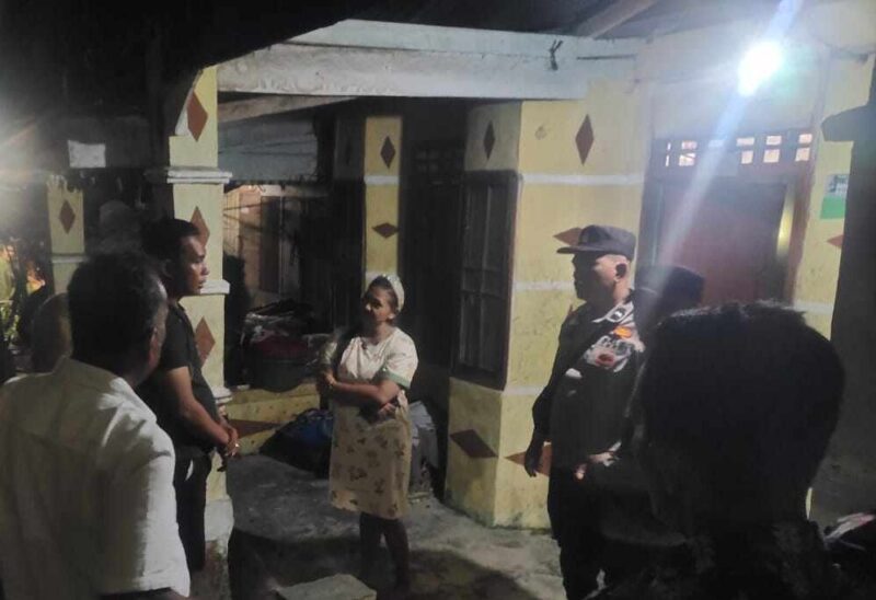 Sebuah rumah di Kelurahan Labuhan Bilik, Kecamatan Panai Tengah, Kabupaten Labuhanbatu digerebek petugas Polsek Panai Tengah pada Senin 10 November 2025 sekira pukul 21.14 WIB. 