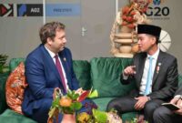 Wakil Presiden (Wapres) RI Gibran Rakabuming melakukan pertemuan bilateral dengan Wakil Kanselir Republik Federal Jerman, Lars Klingbeil, di Johannesburg Expo Centre, Afrika Selatan, Minggu (23/11/2025).