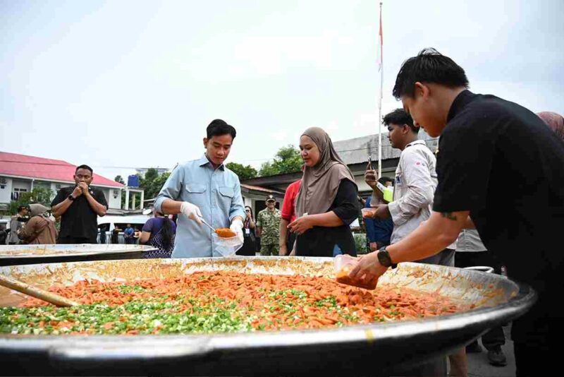 Wakil Presiden Gibran Rakabuming menghadiri kegiatan Masak Udang Bersama Chef Bobon Santoso di Kompleks Hankam Slipi, Jakarta, Rabu sore (19/11/2025).
