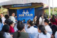 Pemerintah Kota (Pemko) Medan melalui Dinas Ketenagakerjaan (Disnaker) kembali menggelar Job Fair 2025 secara besar-besaran. Kegiatan ini diikuti oleh 21 perusahaan ternama dengan total 69 jabatan dan kebutuhan tenaga kerja mencapai 705 orang, termasuk lowongan bagi penyandang disabilitas.