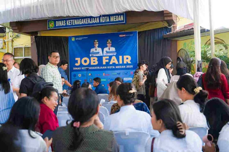 Pemerintah Kota (Pemko) Medan melalui Dinas Ketenagakerjaan (Disnaker) kembali menggelar Job Fair 2025 secara besar-besaran. Kegiatan ini diikuti oleh 21 perusahaan ternama dengan total 69 jabatan dan kebutuhan tenaga kerja mencapai 705 orang, termasuk lowongan bagi penyandang disabilitas.