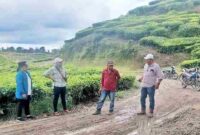 Curah hujan berintensitas tinggi mengguyur Kecamatan Sidamanik pada Jumat sore (14/11/2025)