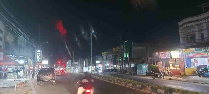 ampu penerangan jalan padam