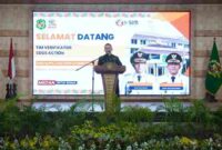 Wakil Wali Kota Medan H Zakiyuddin Harahap ketika menerima kunjungan Tim Verifikasi dan Validasi SDGs dan Program Unggulan Integrated Sustainability Indonesia Movement (I-SIM) Surveyor Indonesia, di Gedung serbaguna PKK, Medan Petisah, Kamis (13/11/25).