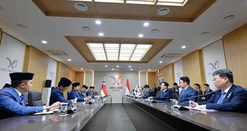 Presiden Republik Indonesia Prabowo Subianto melakukan pertemuan bilateral dengan Presiden Republik Korea Lee Jae Myung di Hwabaek International Convention Center (HICO), Gyeongju, pada Sabtu, 1 November 2025.