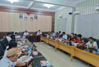 Pemerintah Kota Pematangsiantar melalui Perusahaan Daerah Pasar Horas Jaya (PDPHJ) menggelar Public Hearing terkait rencana peningkatan status hukum menjadi Perusahaan Umum Daerah (Perumda) Pasar Horas Jaya. Kegiatan ini berlangsung di Ruang Rapat Bappeda Mini, Rabu (26/11/2025)