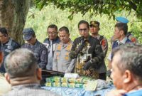 Rico Tri Putra Bayu Waas, saat menghadiri temu pers Operasi Pemulihan Kawasan Narkoba Terpadu di Jalan Balai Desa, Lingkungan Pria Laut III, Kampung Lalang, Kecamatan Medan Sunggal, Jumat (7/11/2025).