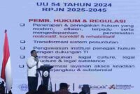 Wali Kota Medan Rico Tri Putra Bayu Waas bersama Kepala Kejaksaan Negeri Medan Fajar Syah Putra dan Kepala Kejaksaan Negeri Belawan Yusup Darmaputra menandatangani Memorandum of Understanding (MoU) dan Perjanjian Kerjasama terkait pelaksanaan pidana kerja sosial bagi pelaku tindak pidana di Sumatera Utara. Penandatanganan berlangsung di Aula Raja Inal Siregar, Kantor Gubernur Sumut, Selasa (18/11/2025), dan disaksikan Plt. Sekretaris Jaksa Agung Muda Bidang Tindak Pidana Umum Undang Mugopal, Gubernur Sumut Muhammad Bobby Afif Nasution, serta Kepala Kejaksaan Tinggi Sumut Harli Siregar.