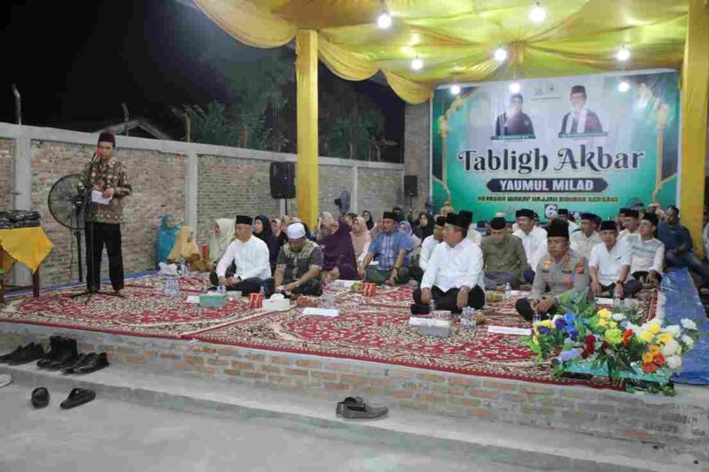 Bupati Asahan Taufik Zainal Abidin, S.Sos., M.Si., hadir dalam peringatan Milad ke-6 Yayasan Wakaf Hajjah Rohana Berbagi di Jalan William Iskandar, Mutiara Kisaran, Minggu (9/11/2025) malam.