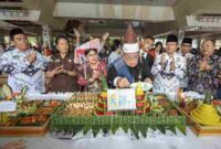 Wali Kota Pematangsiantar Wesly Silalahi SH MKn dan Ketua TP PKK Ny Liswati Wesly Silalahi bersama para guru memeringati Hari Guru Nasional Tahun 2025 sekaligus Hari Ulang Tahun (HUT) ke-80 Persatuan Guru Republik Indonesia (PGRI)