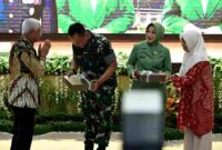 Gubernur Sumatera Utara (Sumut) Muhammad Bobby Afif Nasution bersama Wakil Gubernur Sumut Surya, serta jajaran Forkopimda menghadiri acara lepas sambut Pangdam I Bukit Barisan dari  Mayjen Rio Firdianto kepada Mayjen Hendy Antariksa, di Balai Prajurit Makodam I Bukit Barisan, Minngu (14/12/2025)