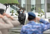 Gubernur Sumatera Utara (Sumut) Bobby Nasution menjadi Inspektur Upacara pada  Peringatan ke-77 Hari Bela Negara di Halaman Kantor Gubernur Sumut Jalan Diponegoro Kota Medan, Jumat (19/12/2025).