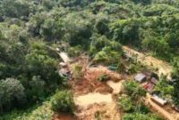 Kondisi di Desa Parsikaman KM 38, Kecamatan Adian Koting, Kabupaten Tapanuli Utara, pada Rabu (3/11/2025) masih kritis.