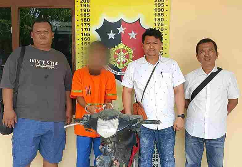 Unit Reskrim Polsek Perdagangan menangkap seorang pelaku curanmor yang nekat mencuri motor di siang bolong
