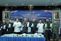Penjabat (Pj) Sekretaris Daerah Provinsi (Sekdaprov) Sumatera Utara (Sumut) Sulaiman Harahap menghadiri konferensi pers pemusnahan barang bukti narkotika dan psikotropika hasil tangkapan Tim Koarmada I TNI AL di Belawan, Sabtu (6/12/2025).