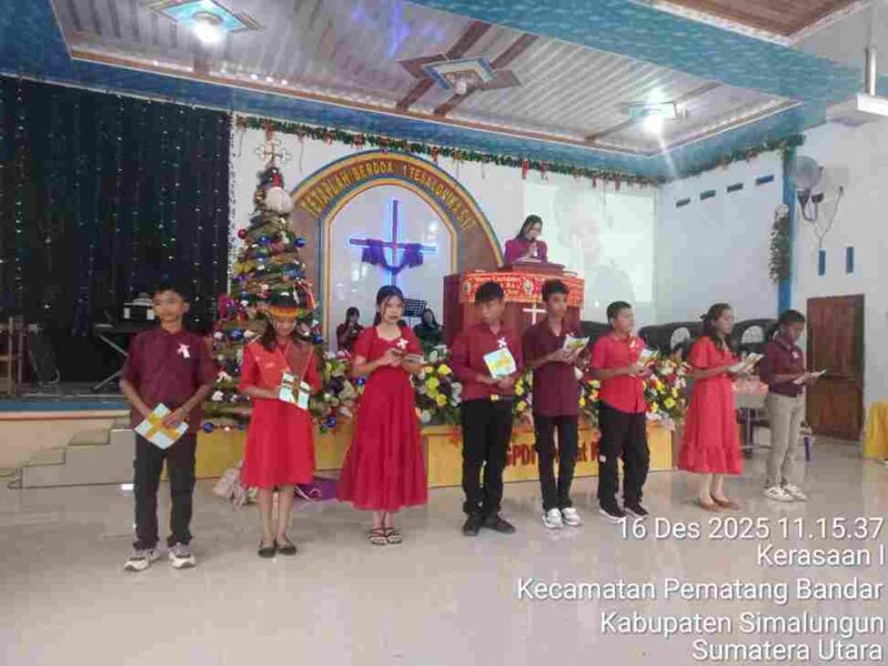 Penampilan siswa saat liturgi. 