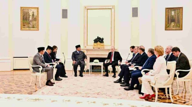 Presiden Republik Indonesia Prabowo Subianto melakukan pertemuan bilateral dengan Presiden Federasi Rusia Vladimir Putin di Istana Kremlin, Moskow, pada Rabu, 10 Desember 2025. 
