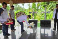 Ziarah dipimpin oleh Pelaksana Tugas (Plt.) Direktur Utama RS Adam Malik, dr. Zainal Safri, M.Ked.(PD), Sp.PD-KKV, Sp.JP(K). Tabur bunga dilakukan di makam Pahlawan Kemerdekaan Nasional dr. Ferdinand Lumban Tobing (F.L. Tobing) yang berlokasi di Kolang, Kabupaten Tapanuli Tengah, Sumatera Utara.