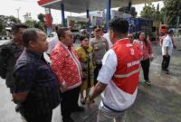Wali Kota Pematangsiantar Wesly Silalahi SH MKn meninjau langsung situasi di lapangan, Kamis (4/12/2025).