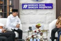 Mendes PDT Yandri Susanto saat menerima audiensi Gubernur Sulawesi Tengah Anwar Hafid di Kemendes PDT, Jakarta Selatan, Senin (19/1/2026).