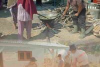 Brimob Polda Sumut Teruskan Dapur Lapangan dan Pembersihan Rumah Warga di Batang Toru.
