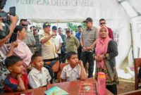 Mendagri saat meninjau langsung proses normalisasi sungai di Kecamatan Tukka, Sabtu, 24 Januari 2026.