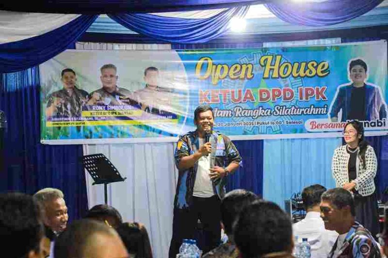 Wakil Ketua Rocky Marbun, saat menyampaikan kata sambutan.