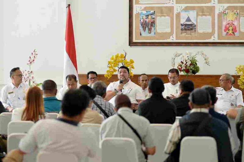 Kepala Badan Perencanaan Pembangunan, Penelitian, dan Pengembangan (BAPPELITBANG) Sumut Dikky Anugrah bersama sejumlah pimpinan OPD lainnya, pada temu pers yang diselenggarakan Dinas Kominfo Sumut di Lobby Dekranasda Sumut, Kantor Gubernur, Jalan Diponegoro, Medan, Rabu (21/1/2026).