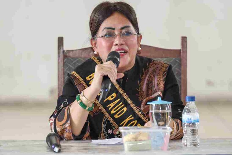 Ketua TP PKK Kota Pematangsiantar sekaligus Ketua Penyelenggara PAUD Sanggar Anak Balita (SAB) Kota Pematangsiantar, Ny. Liswati Wesly Silalahi, menghadiri kegiatan Pembinaan Kepala Satuan dan Guru PAUD SAB PKK Kota Pematangsiantar, yang digelar pada Kamis, 29 Januari 2026.