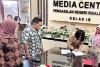 Pemerintah Kabupaten (Pemkab) Simalungun menandatangani Perjanjian Kerja Sama (MoU) dengan Pengadilan Negeri (PN) Simalungun terkait pengelolaan data diversi dan penanganan anak yang berhadapan dengan hukum (ABH) pada Kamis, 29 Januari 2026.