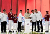 Presiden Prabowo Subianto meresmikan 166 Sekolah Rakyat di seluruh Indonesia yang diselenggarakan di Balai Besar Pendidikan Pelatihan Kesejahteraan Sosial (BBPPKS), Kota Banjarbaru, Provinsi Kalimantan Selatan, pada Senin, 12 Januari 2026.