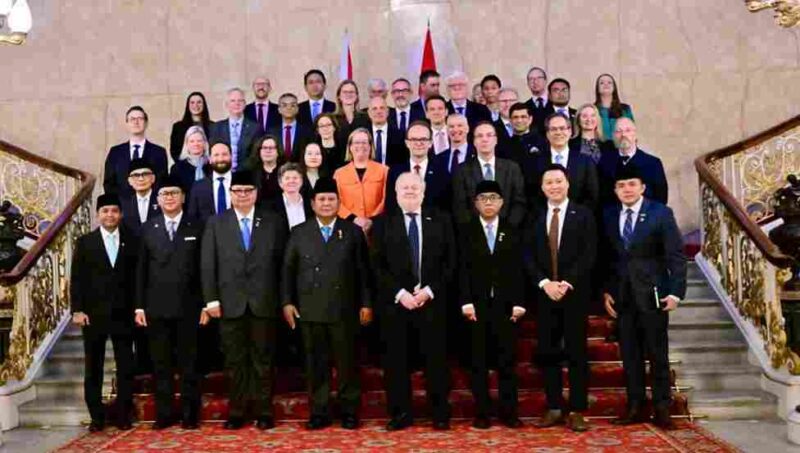 Presiden Prabowo Subianto menghadiri forum UK-Indonesia Education Roundtable bersama para perwakilan sejumlah universitas di Inggris, pada Selasa, 20 Januari 2026, di Lancaster House, London. Foto: BPMI Setpres