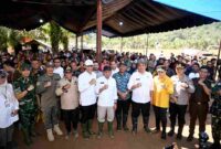 Wakil Gubernur (Wagub) Sumatera Utara ( Sumut) Surya didampingi Staf Ahli Mentan Bidang Infrastruktur Pertanian Ali Jamil, Bupati Tapteng Masinton Pasaribu, Serta para Bupati/Wakil Bupati se-Sumut,  memimpin Groundbreaking Rehabilitasi Lahan Sawah Terdampak Bencana yang dipusatkan di Desa Sigotom  Kecamatan Tukka, Kabupaten Tapanuli Tengah (Tapteng), Kamis (15/1/2026).