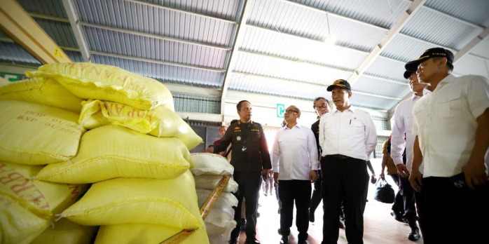 Mentan Amran saat kunjungan kerja ke Tanjung Balai Karimun, Senin (19/1/2026).