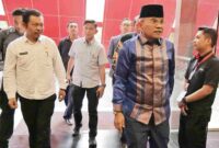 Bupati Simalungun, Dr. H. Anton Achmad Saragih, tiba di Hotel Santika Premiere, Medan, Sumatera Utara, Rabu, 28 Januari 2026.