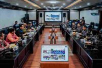 Wali Kota Medan Rico Tri Putra Bayu Waas saat menerima audiensi jajaran Mabes Angkatan Laut, Jumat (23/1/2026), 