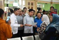 Wakil Presiden (Wapres) Gibran Rakabuming meninjau langsung pelayanan kesehatan di RSUD dr. Soekardjo.