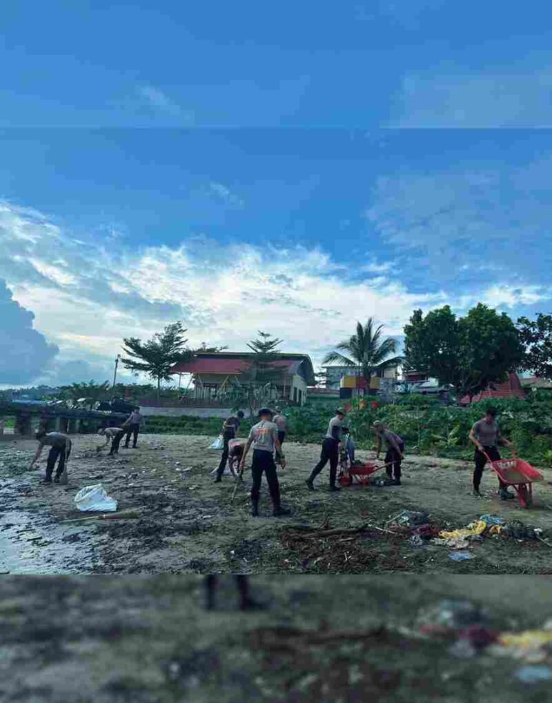 Personel Kompi 4 Batalyon C Satuan Brimob Polda Sumatera Utara melaksanakan kegiatan pembersihan sampah di kawasan Pantai Sirao, Kota Gunungsitoli, Rabu, 4 Februari 2026.
