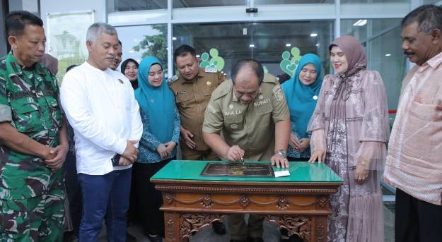 Bupati Asahan Taufik Zainal Abidin Siregar, S.Sos., M.Si., meresmikan gedung baru RSU Permata Hati Kisaran yang berlokasi di Jalan Ir. Juanda Nomor 21, Kelurahan Karang Anyer, Kecamatan Kota Kisaran Timur.