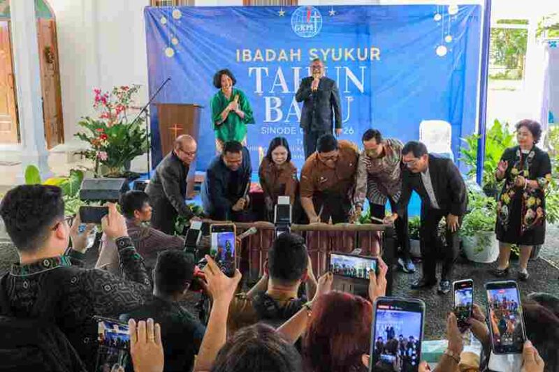 Wali Kota Pematangsiantar Wesly Silalahi, S.H., M.Kn., diwakili Staf Ahli Bidang Pemerintahan Dra. Happy Oikumenis Daely, menghadiri kegiatan tersebut yang berlangsung pada Senin, 12 Januari 2026.