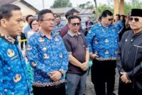 Bupati Simalungun, Dr H Anton Achmad Saragih meninjau langsung lokasi kebakaran yang terjadi di Nagori Ujung Bondar, Kecamatan Dolok Panribuan, Kabupaten Simalungun, Kamis (05/02/2026). 