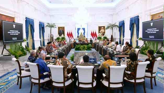 Presiden Prabowo Subianto menerima sejumlah mantan menteri luar negeri, mantan wakil menteri luar negeri, serta tokoh senior diplomasi nasional di Istana Merdeka, Jakarta, pada Rabu, 4 Februari 2026.