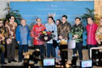 Mantan menteri luar negeri, mantan wakil menteri luar negeri, serta tokoh senior diplomasi nasional menyampaikan keterangannya usai diterima Presiden Prabowo Subianto di Istana Merdeka, Jakarta, pada Rabu, 4 Februari 2026. 