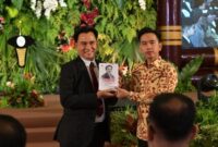 Wakil Presiden Gibran Rakabuming Raka menghadiri peluncuran delapan buku yang merekam perjalanan hidup dan pengabdian Prof. Dr. Yusril Ihza Mahendra.