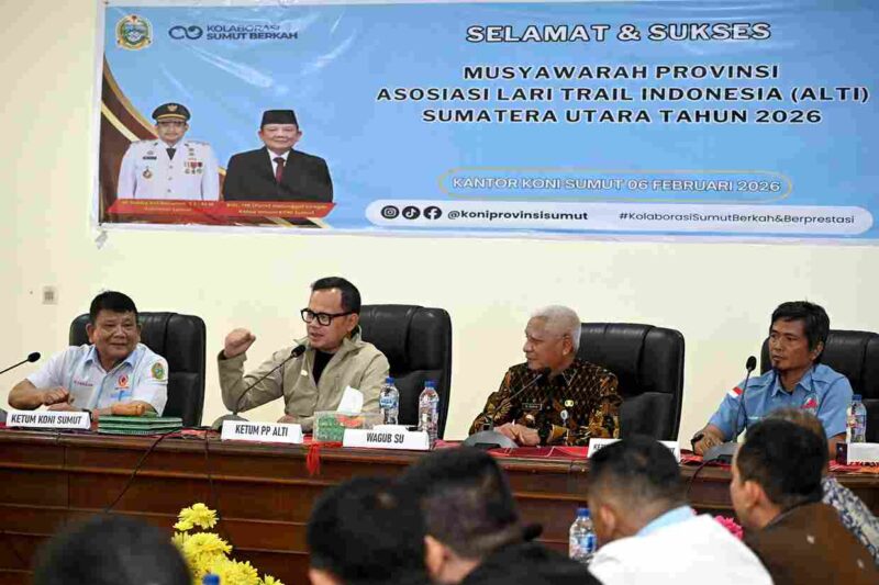 Wakil Gubernur Sumatera Utara (Sumut) Surya bersama Ketua KONI Sumut Hatunggal Siregar menghadiri  Musyawarah ALTI Sumut Tahun 2026 di Aula Kantor KONI Sumut Jalan Willem Iskandar, Kabupaten Deliserdang, Jumat (6/2/2026). 