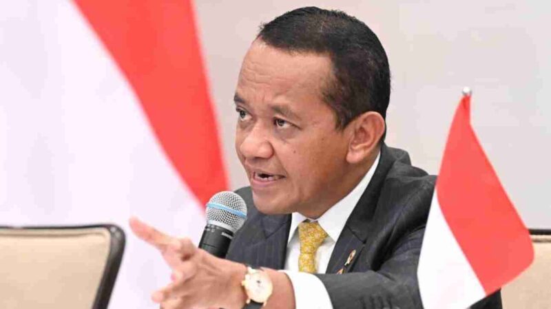 Menteri Energi dan Sumber Daya Mineral (ESDM) Bahlil Lahadalia menyampaikan keterangannya kepada awak media di Washington D.C., pada Jumat, 20 Februari 2026.